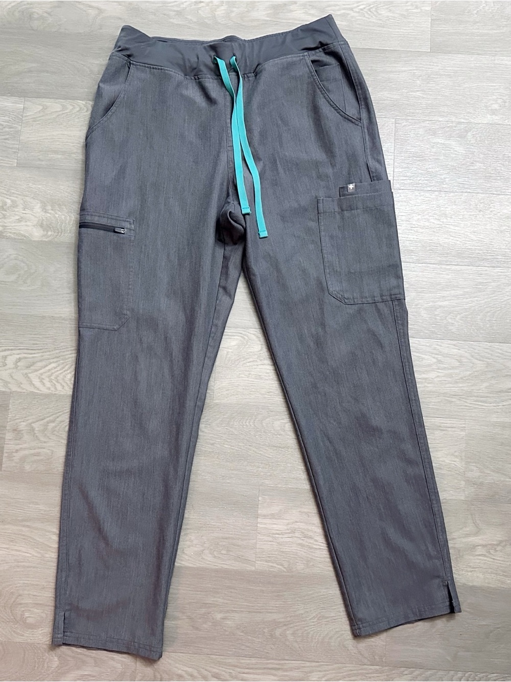 Figs women's scrubs workwear medical nurse career casual